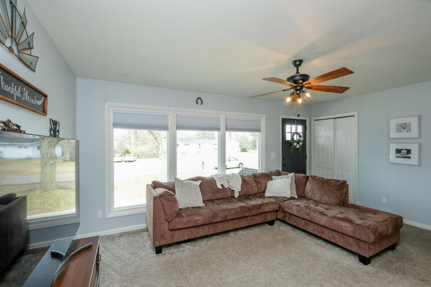 149 Homecrest Road Battle Creek, MI 49037 - Photo 3 of 26 149 Homecrest-2