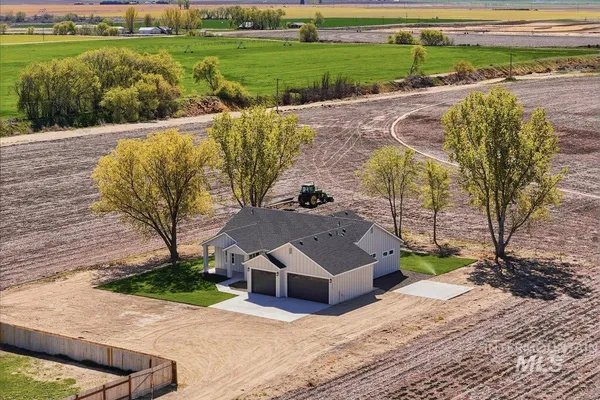 $595,000 | 29343 Dixie Road, Parma, ID 83660