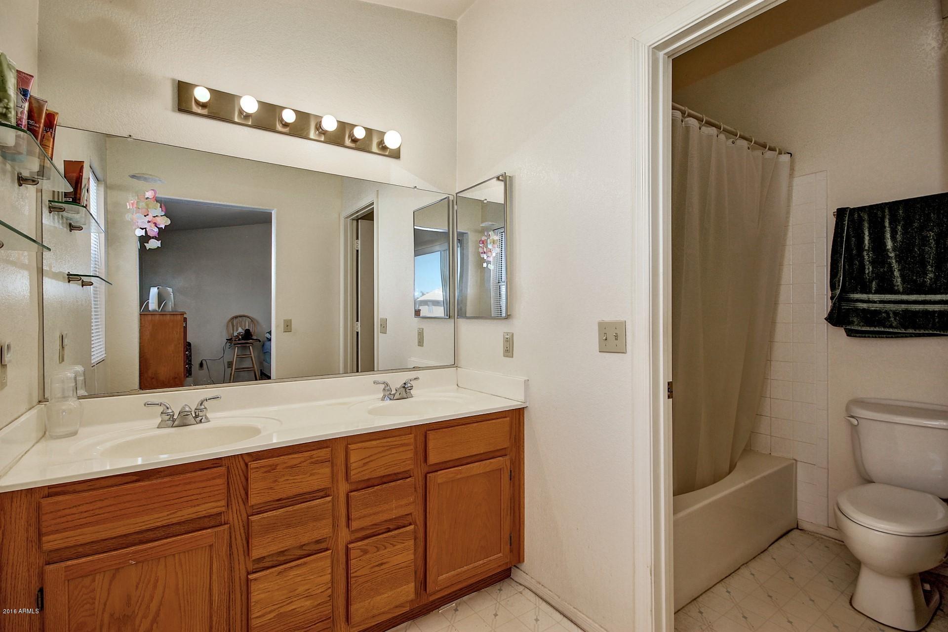 8624 West Monte Vista Road Phoenix, AZ 85037 - Photo 8 of 43 Master bath - upstairs