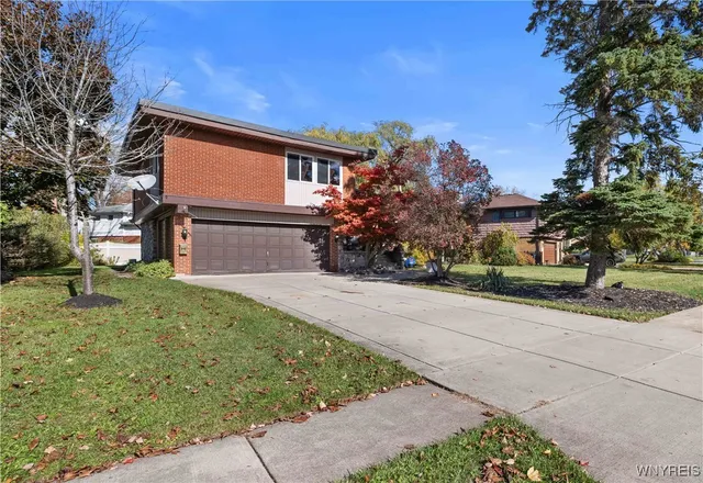 $540,000 | 71 Brookedge Drive, Amherst, NY 14221