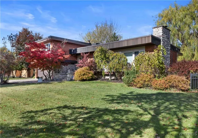 $549,999 | 71 Brookedge Drive, Amherst, NY 14221