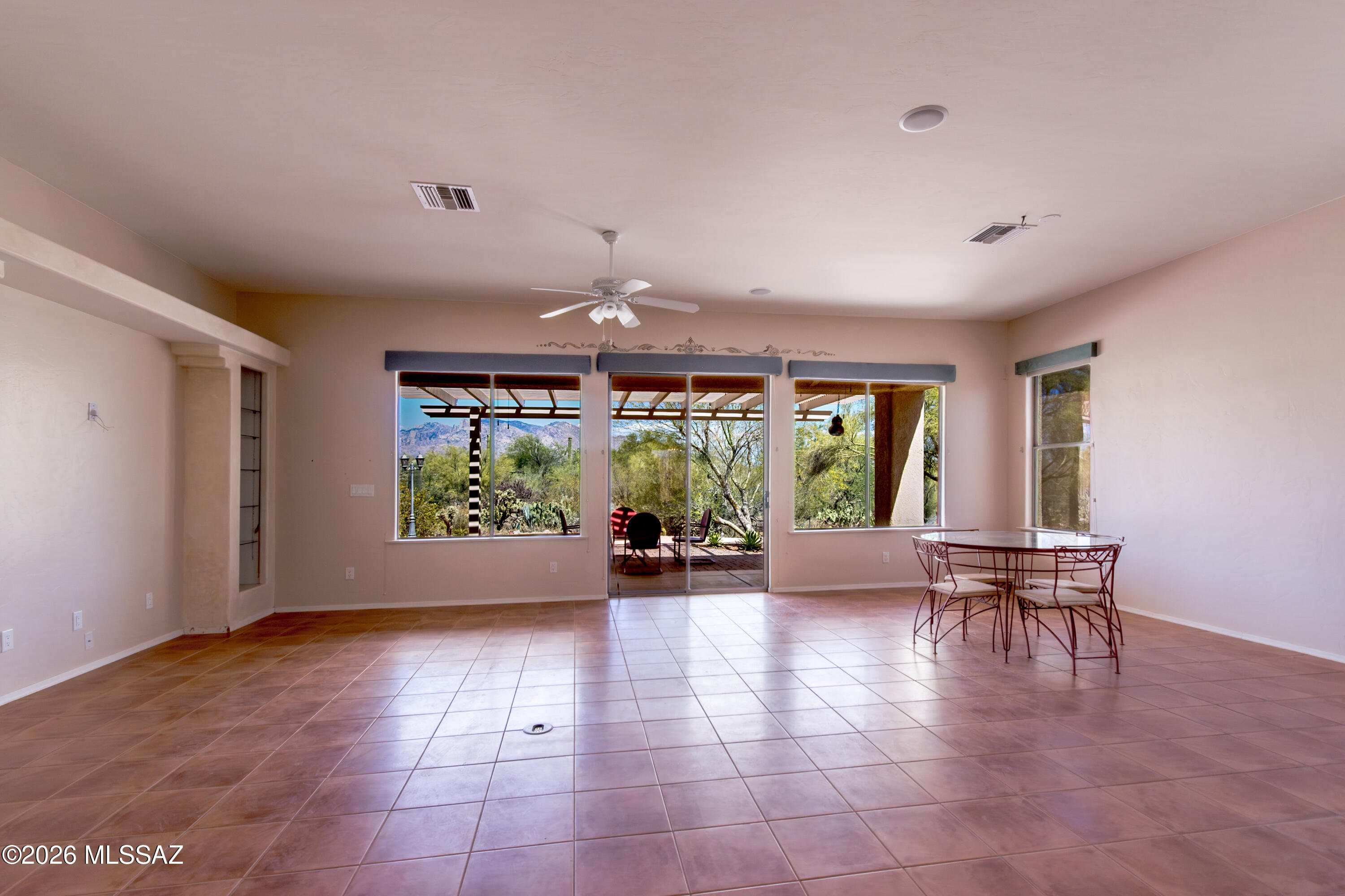 3002 West Oasis Road Tucson, AZ 85742 - Photo 6 of 49 Great Room 3002