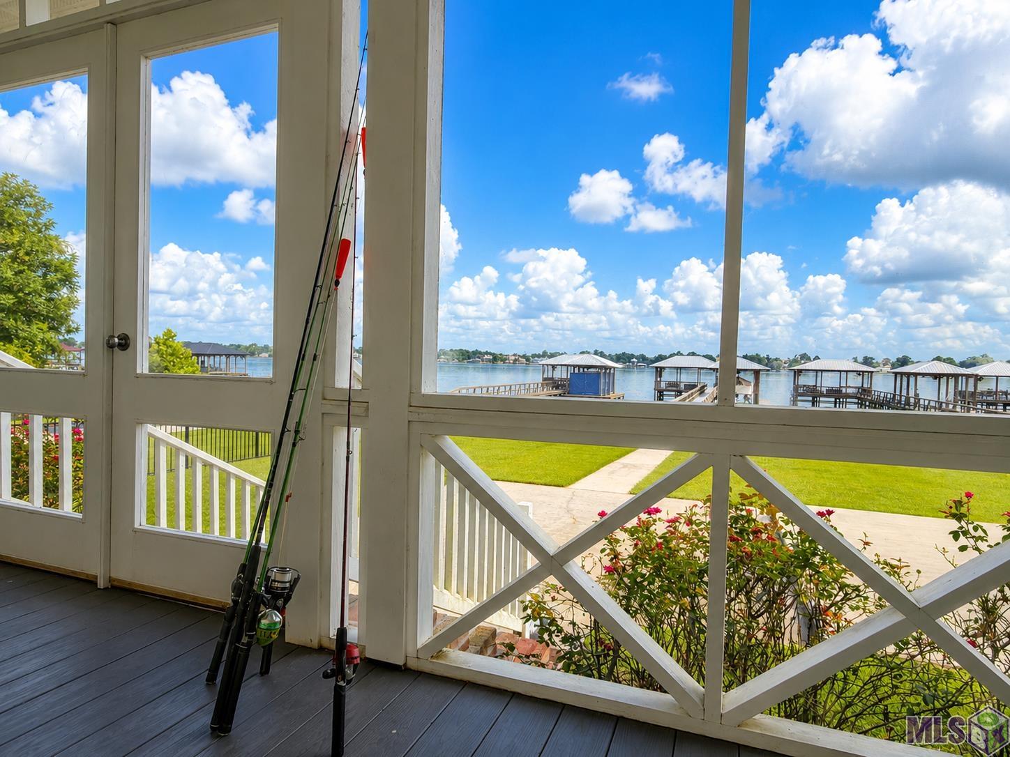 10509 Island Road Ventress, LA 70783 - Photo 8 of 36