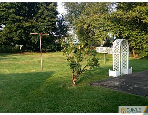 45 Partch Place Edison, NJ 08817 - Photo 16 of 17 Gallery Image 16