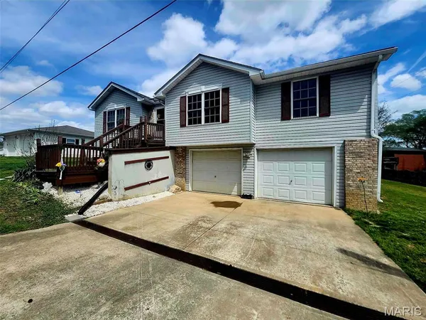 $240,000 | 1204 Riverview Drive, Elsberry, MO 63343