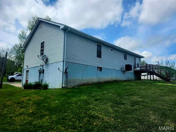 $240,000 | 1204 Riverview Drive, Elsberry, MO 63343