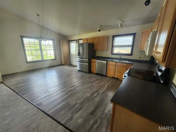 $240,000 | 1204 Riverview Drive, Elsberry, MO 63343