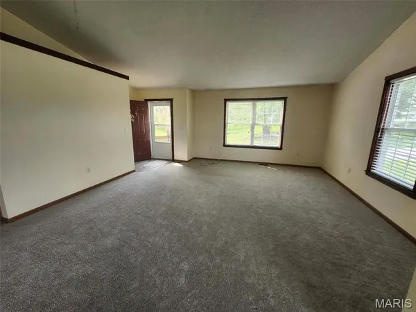 $240,000 | 1204 Riverview Drive, Elsberry, MO 63343