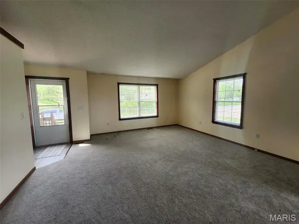 $240,000 | 1204 Riverview Drive, Elsberry, MO 63343