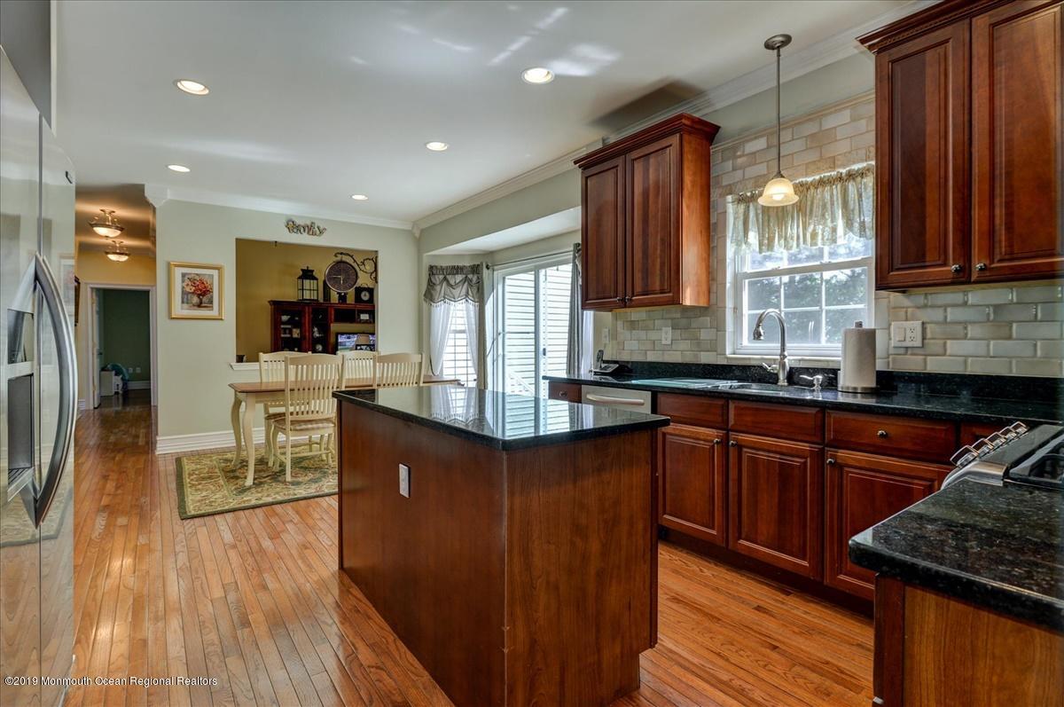 39 Mill Pond Road Jackson, NJ 08527 - Photo 11 of 35 11-Kitchen