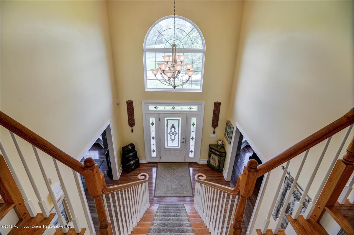 39 Mill Pond Road Jackson, NJ 08527 - Photo 16 of 35 16-Foyer
