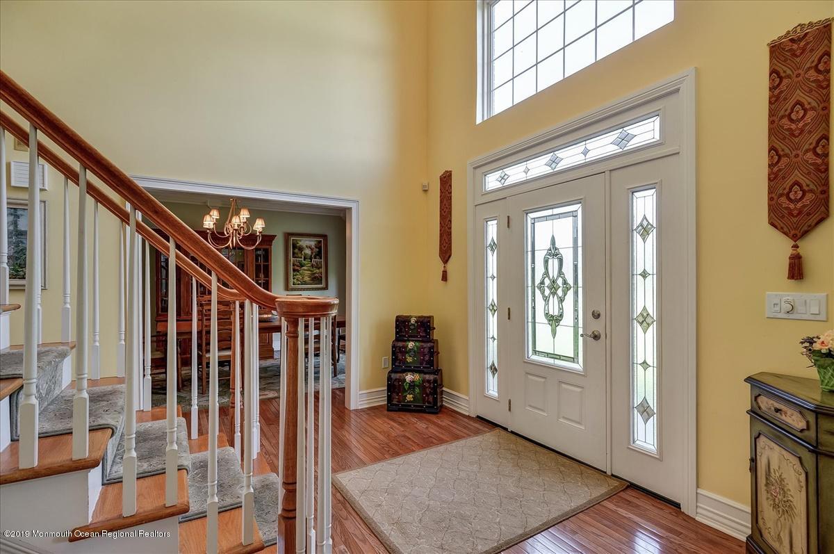 39 Mill Pond Road Jackson, NJ 08527 - Photo 4 of 35 04-Foyer