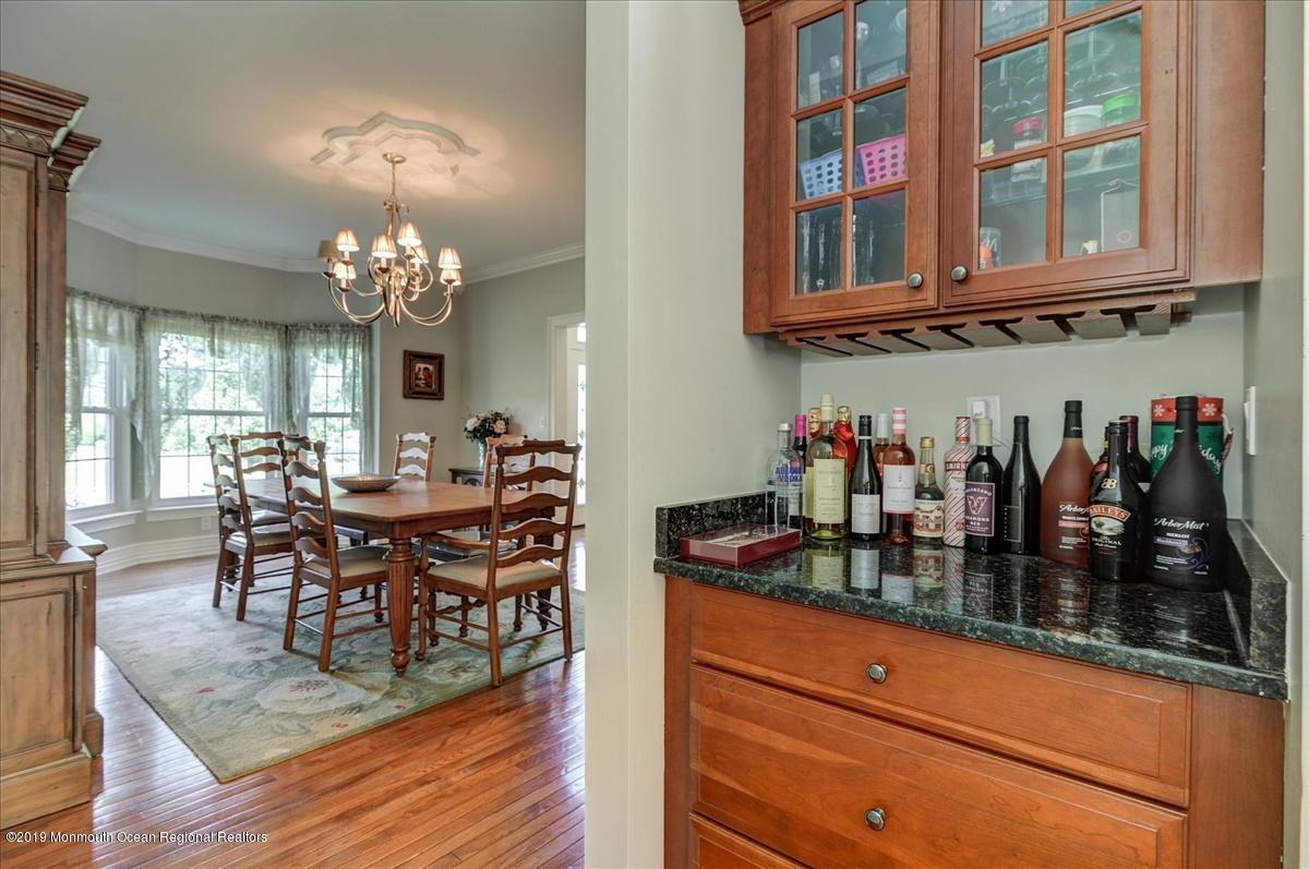 39 Mill Pond Road Jackson, NJ 08527 - Photo 8 of 35 08-Butler's Pantry