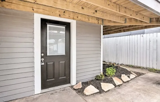 a view of a entryway door of the house