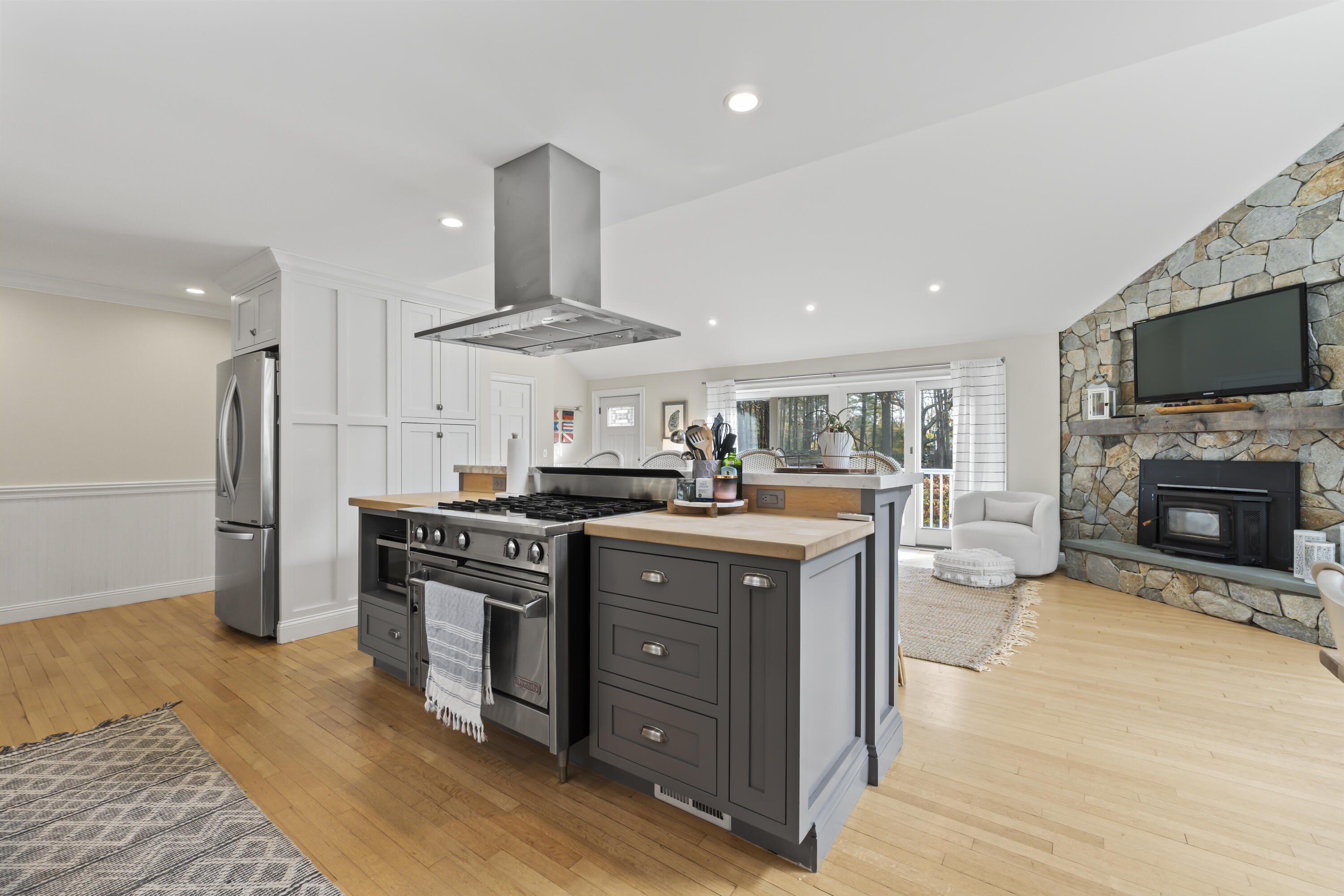 510 Shore Road York, ME 03902 - Photo 17 of 57 Kitchen