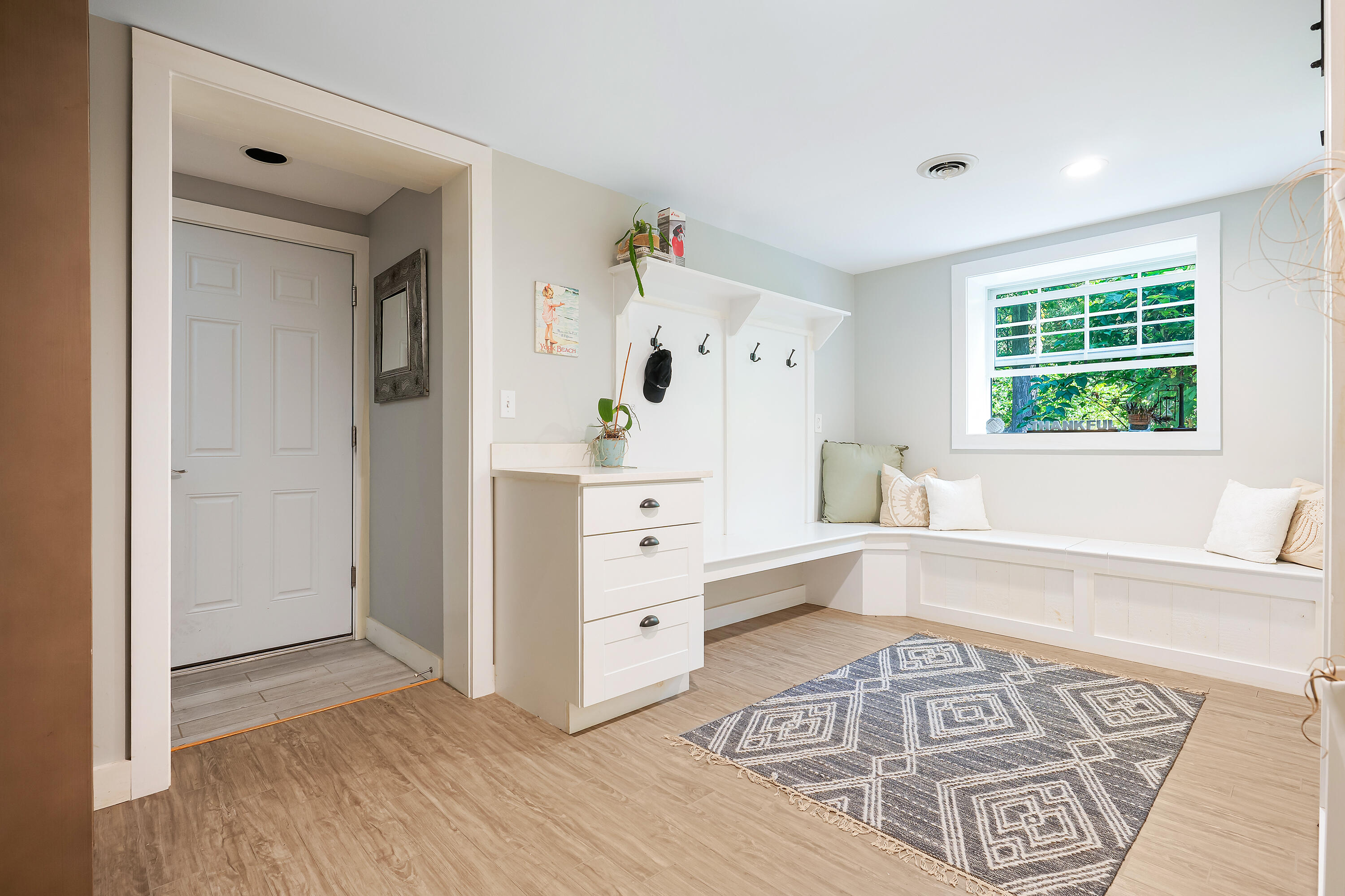 510 Shore Road York, ME 03902 - Photo 38 of 57 Mudroom