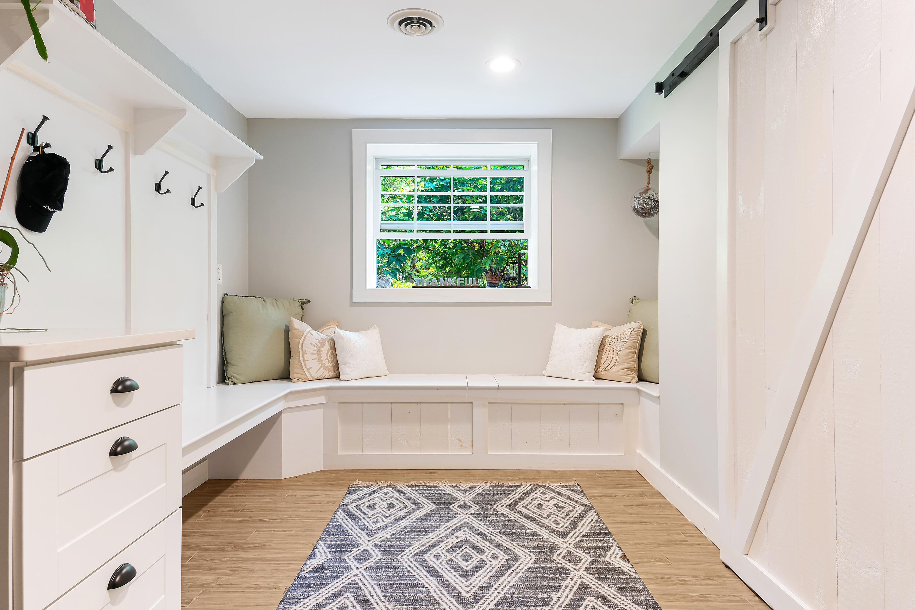 510 Shore Road York, ME 03902 - Photo 39 of 57 Mudroom