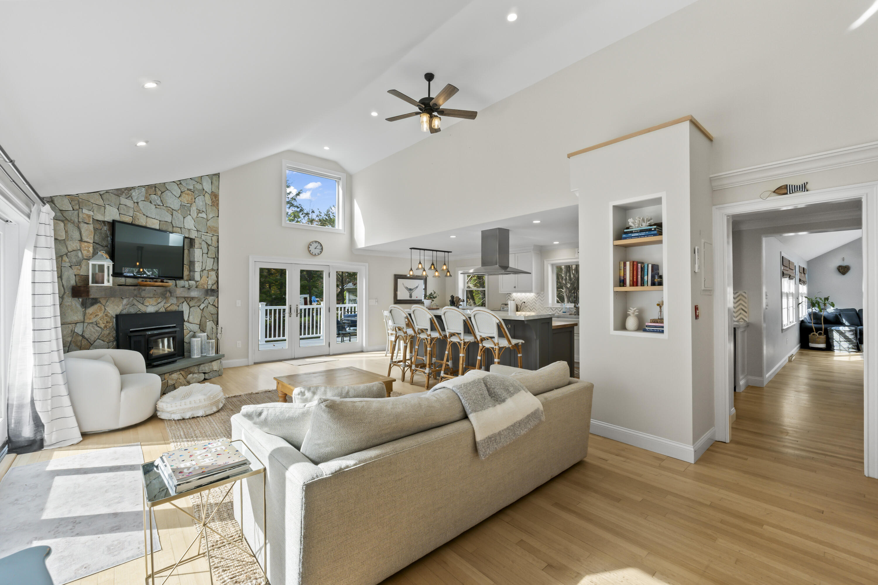 510 Shore Road York, ME 03902 - Photo 7 of 57 Living Room