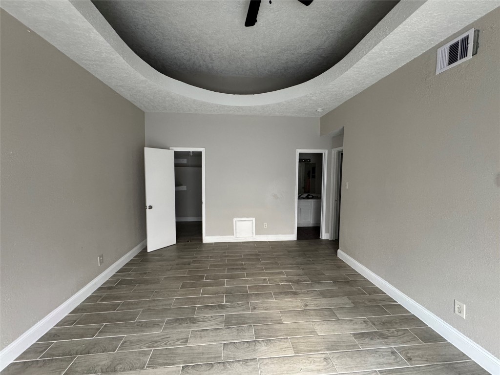 8100 Leonora Street, Unit K3 Houston, TX 77061 - Photo 15 of 15 a view of a hallway