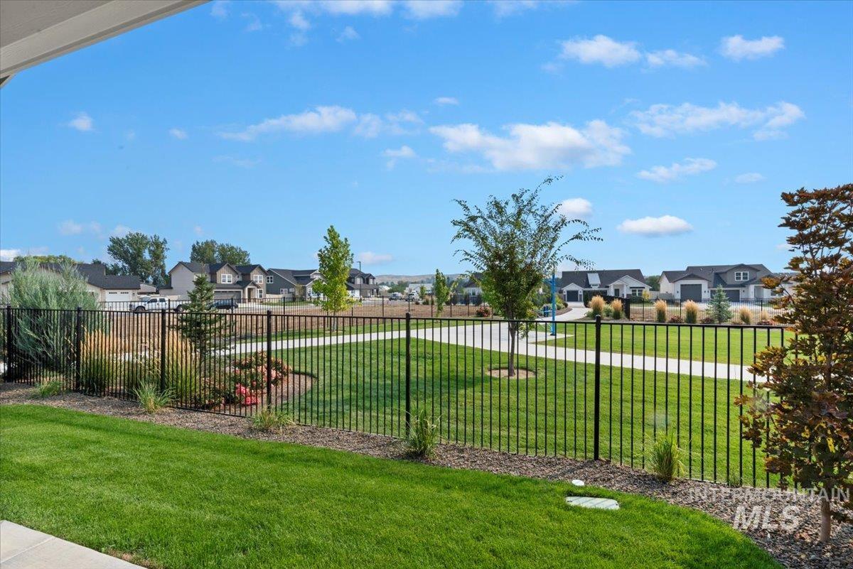 677 North Morning Glory Way Eagle, ID 83616 - Photo 29 of 29 View of yard with a residential view