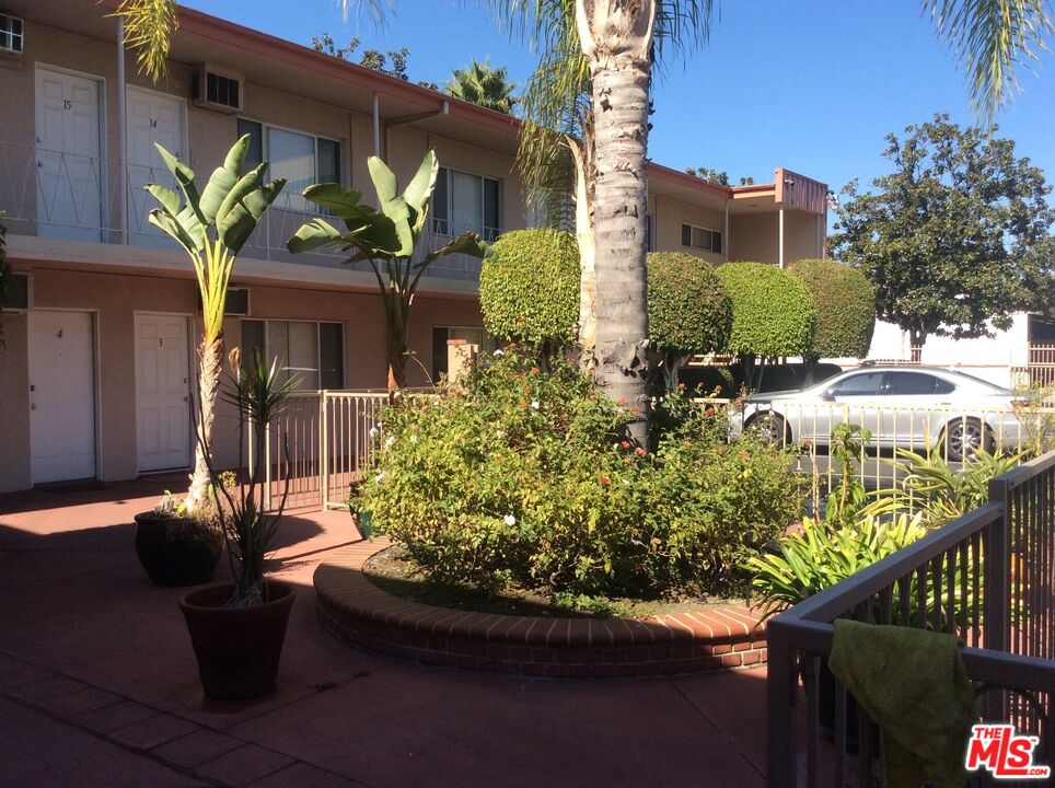 10926 Hortense Street North Hollywood, CA 91602 - Photo 4 of 8