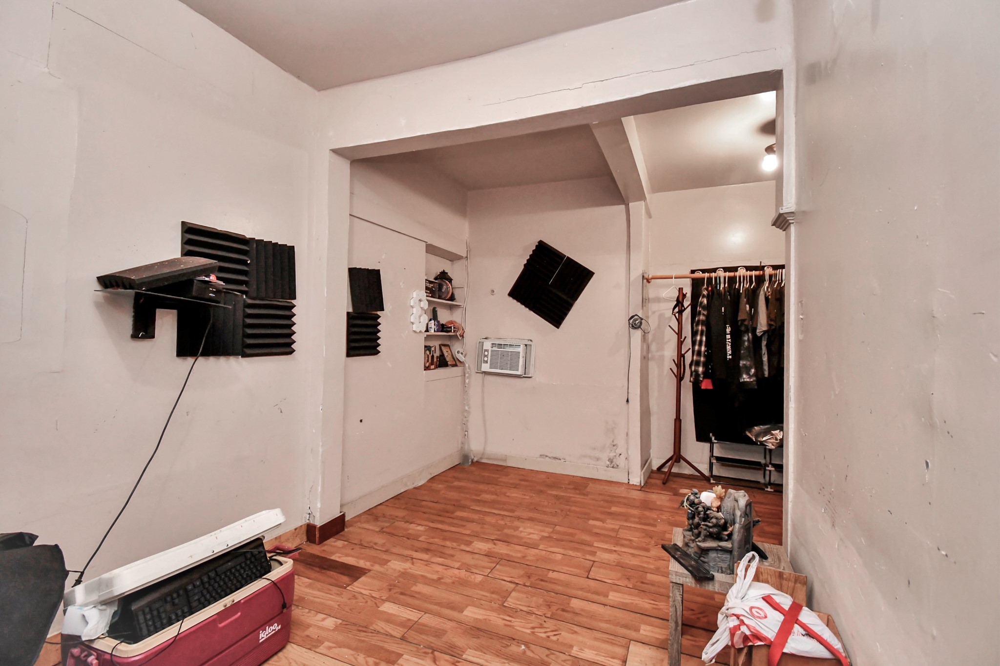 7908 John Street Houston, TX 77012 - Photo 24 of 30 a bedroom with a bed and the view of mirror