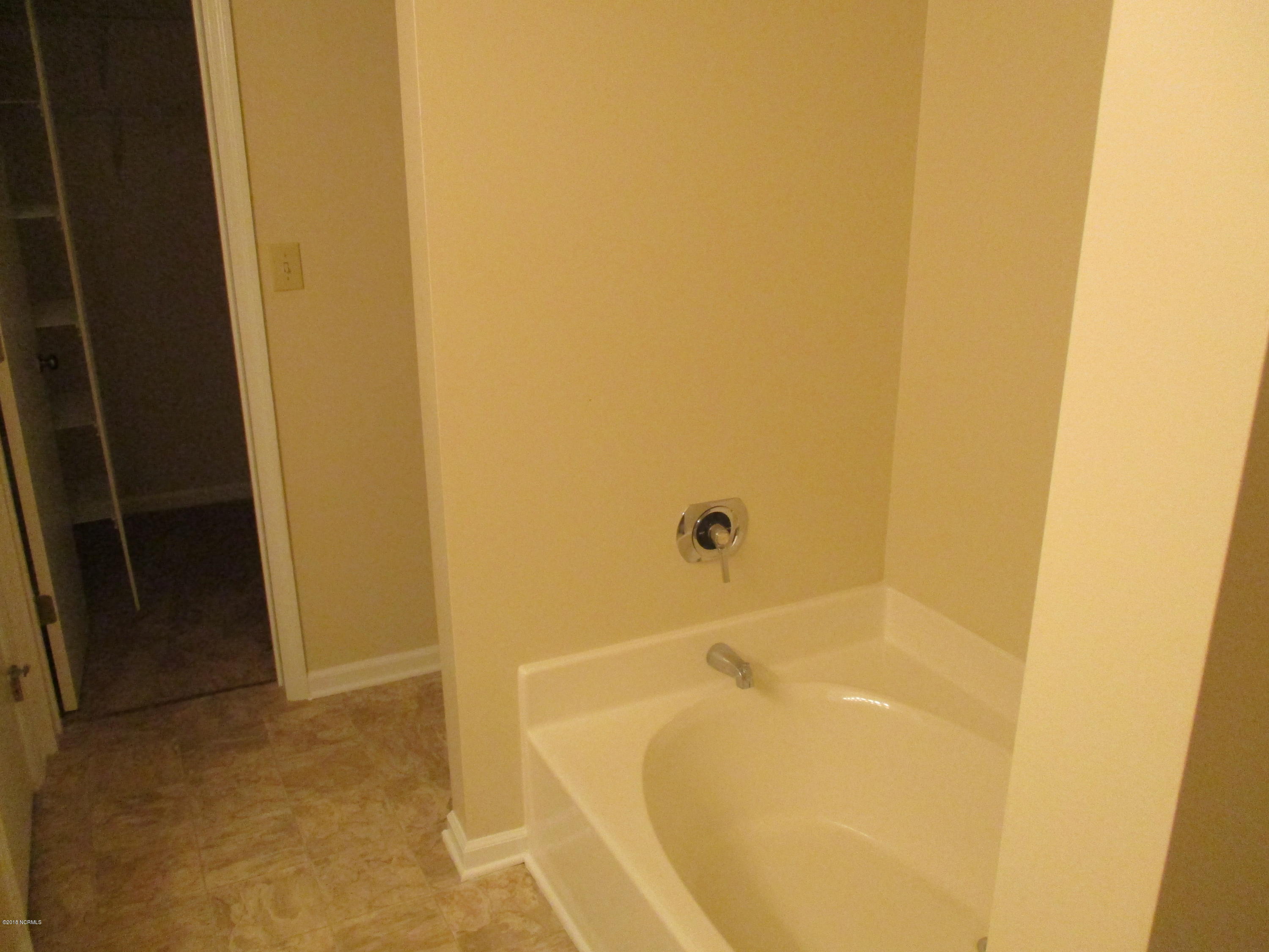 124 Raintree Circle Jacksonville, NC 28540 - Photo 15 of 26 IMG_0866