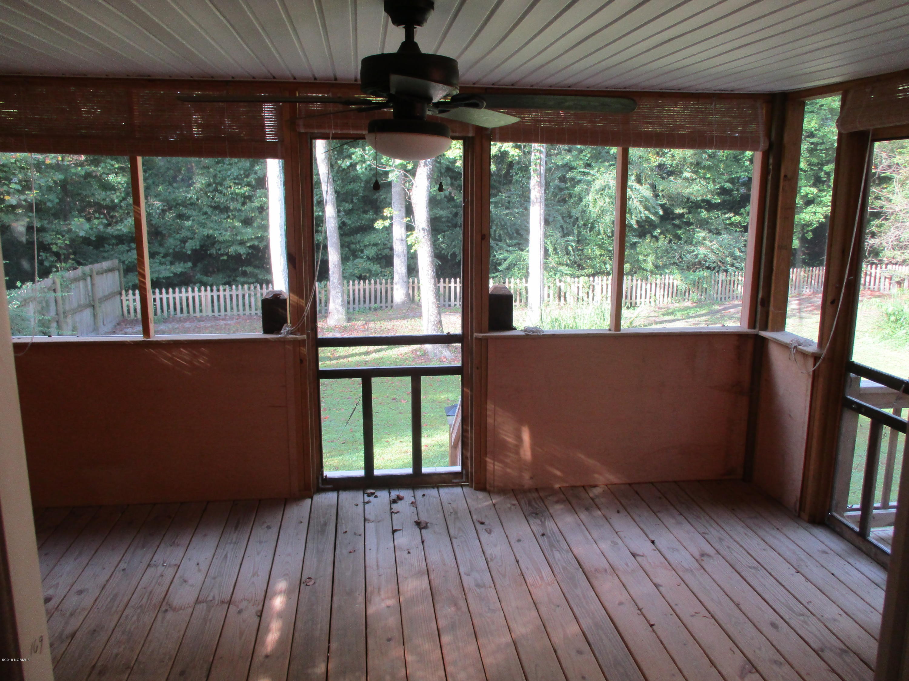 124 Raintree Circle Jacksonville, NC 28540 - Photo 4 of 26 IMG_0851