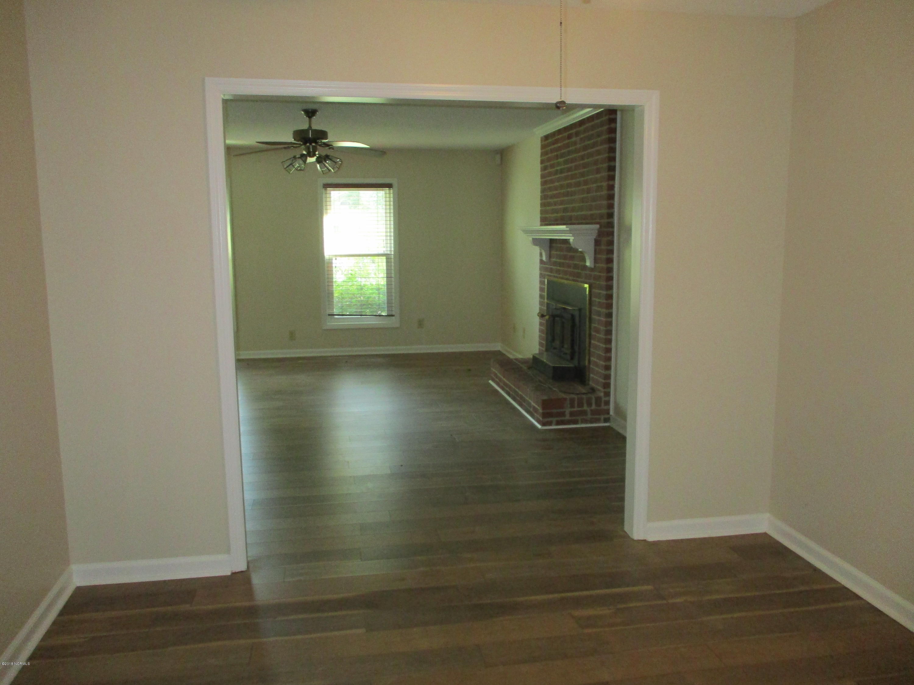 124 Raintree Circle Jacksonville, NC 28540 - Photo 5 of 26 IMG_0853