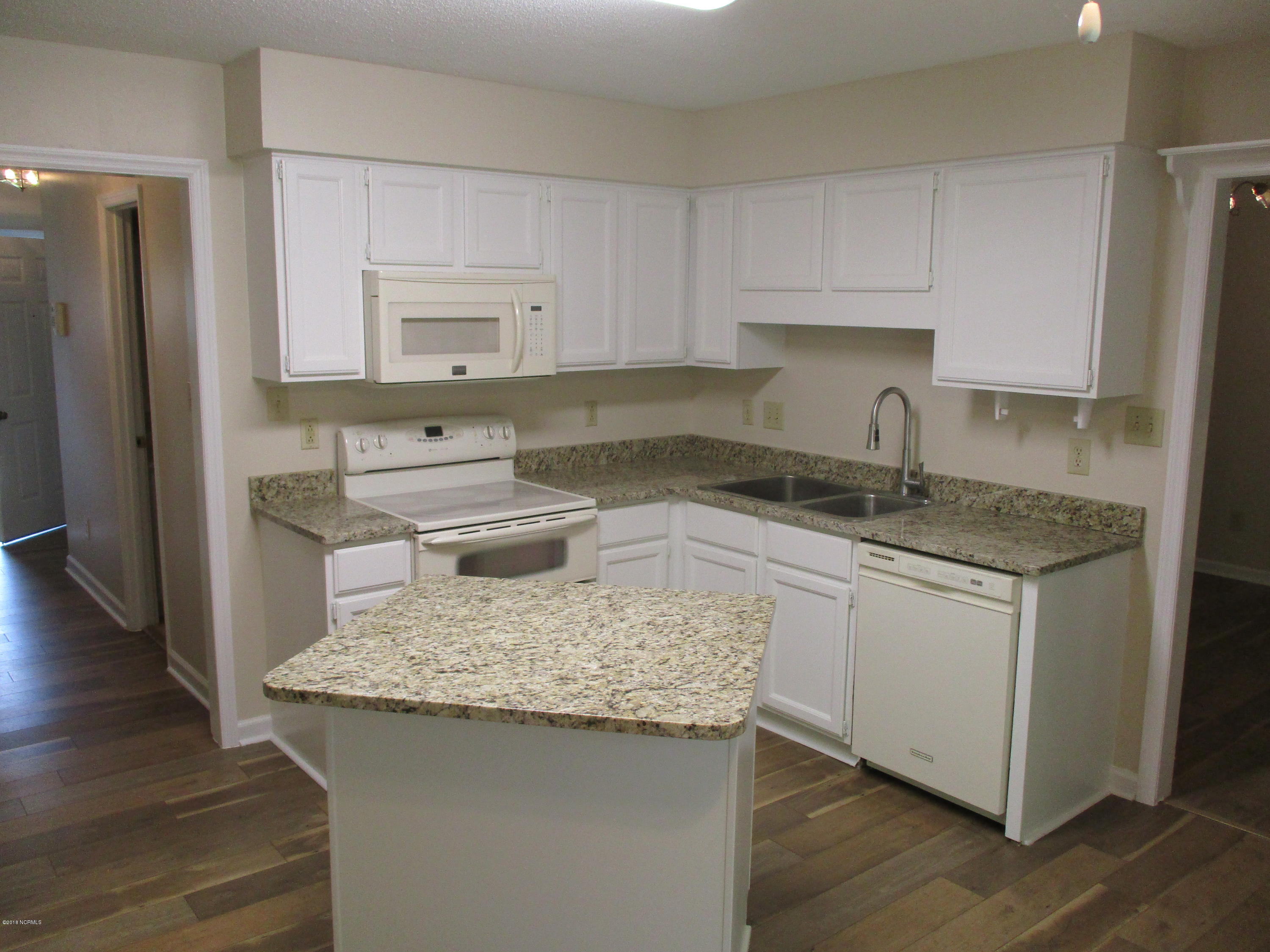 124 Raintree Circle Jacksonville, NC 28540 - Photo 7 of 26 IMG_0855