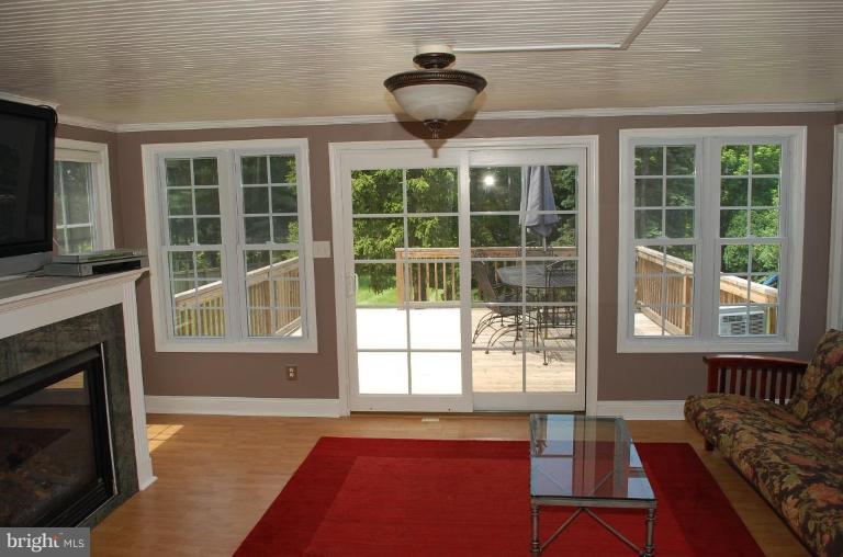 26 Cedar Knoll Road Cockeysville, MD 21030 - Photo 13 of 15 Sunroom