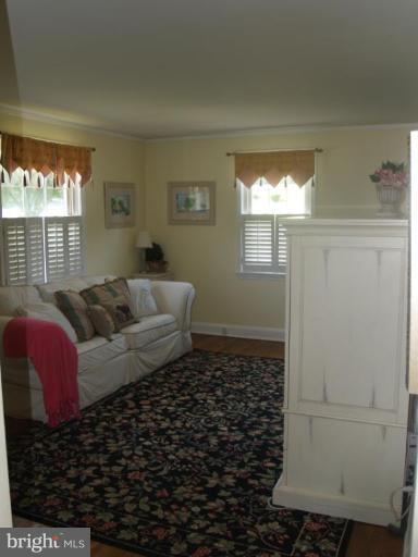 26 Cedar Knoll Road Cockeysville, MD 21030 - Photo 10 of 15 Living Room