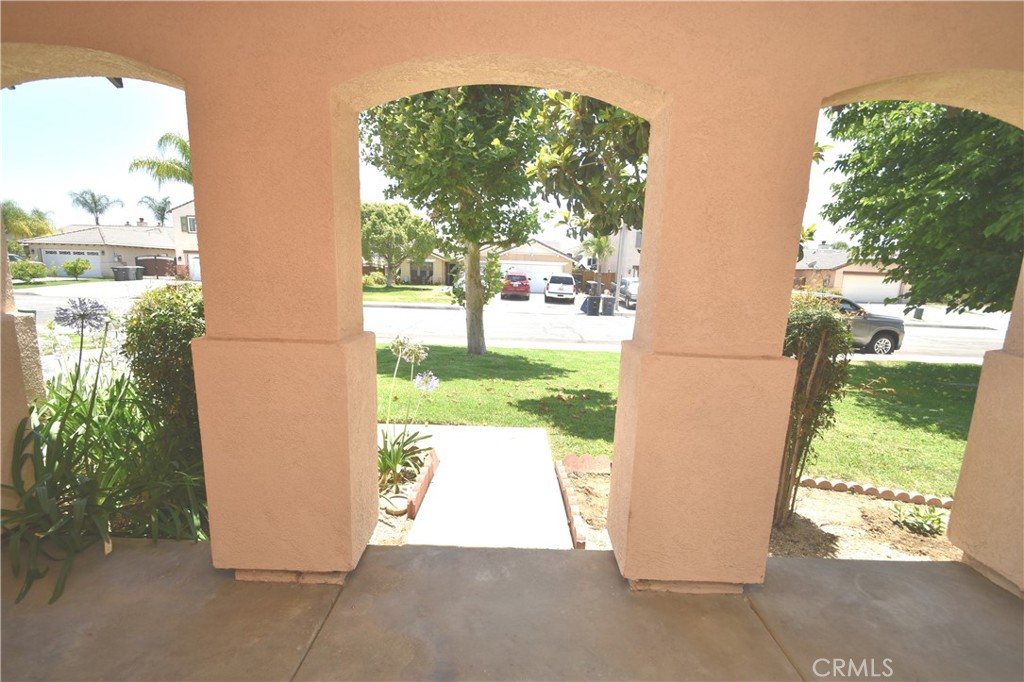 674 Myrtle Avenue Perris, CA 92571 - Photo 4 of 25