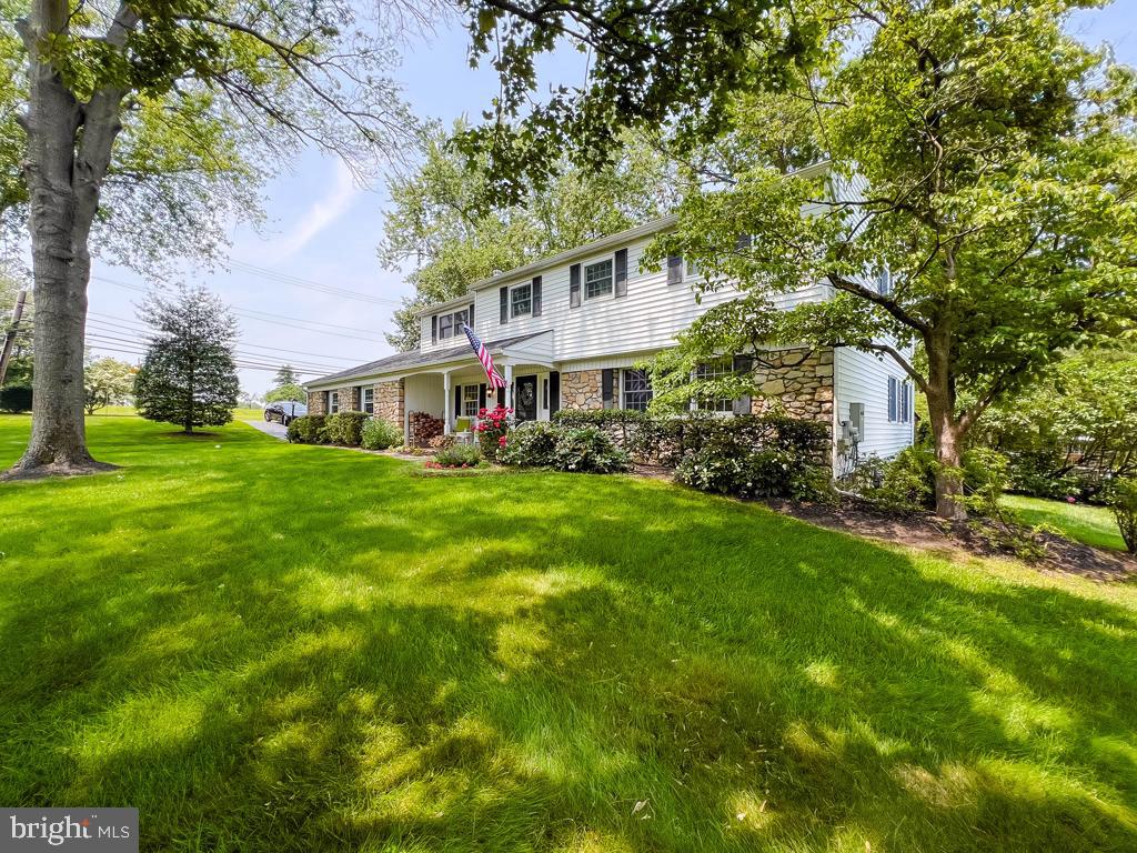 922 Edgewood Road Yardley, PA 19067 - Photo 3 of 70 Gallery Image 3