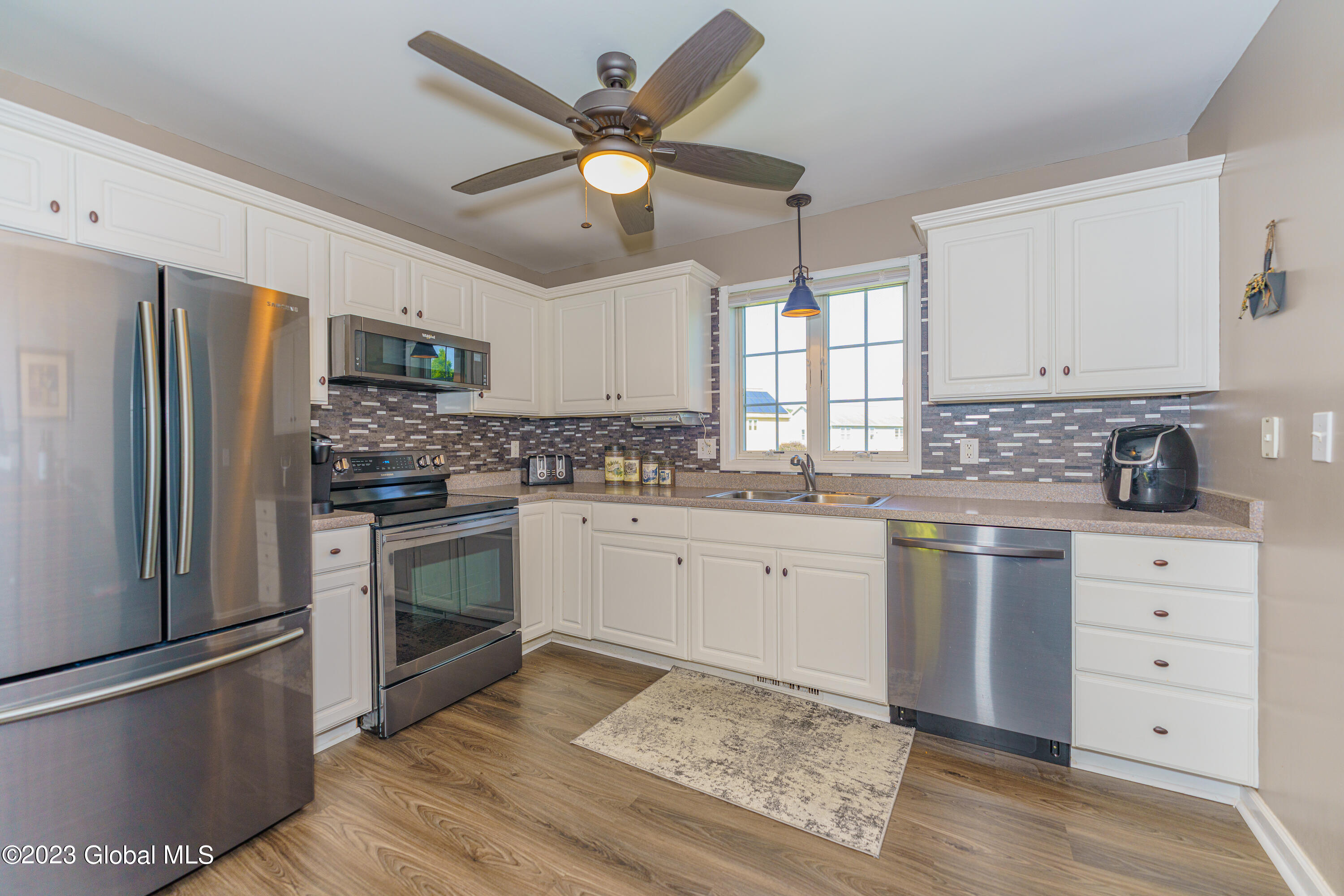 408 New Karner Road Colonie, NY 12205 - Photo 14 of 44 4 Kitchen 4