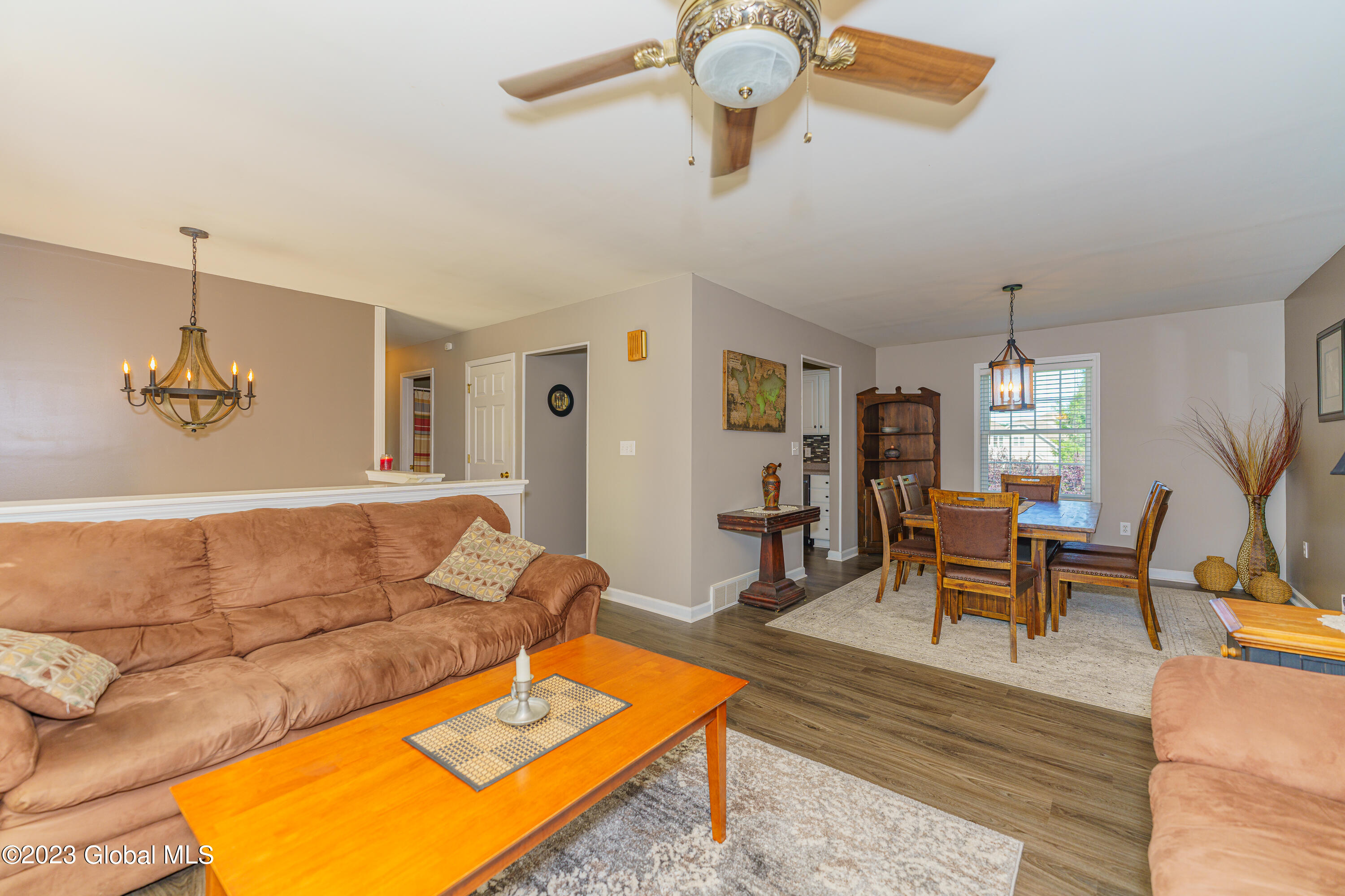 2 Livingroom 1
