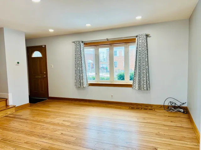 $2,450 | 5249 West 64th Place, Chicago, IL 60638