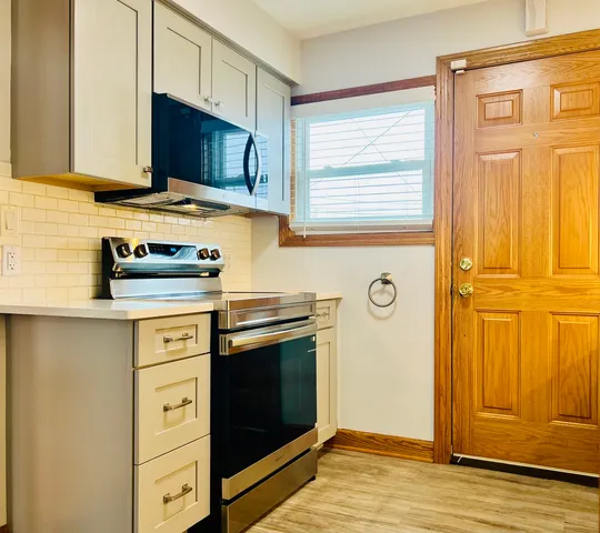 $2,450 | 5249 West 64th Place, Chicago, IL 60638