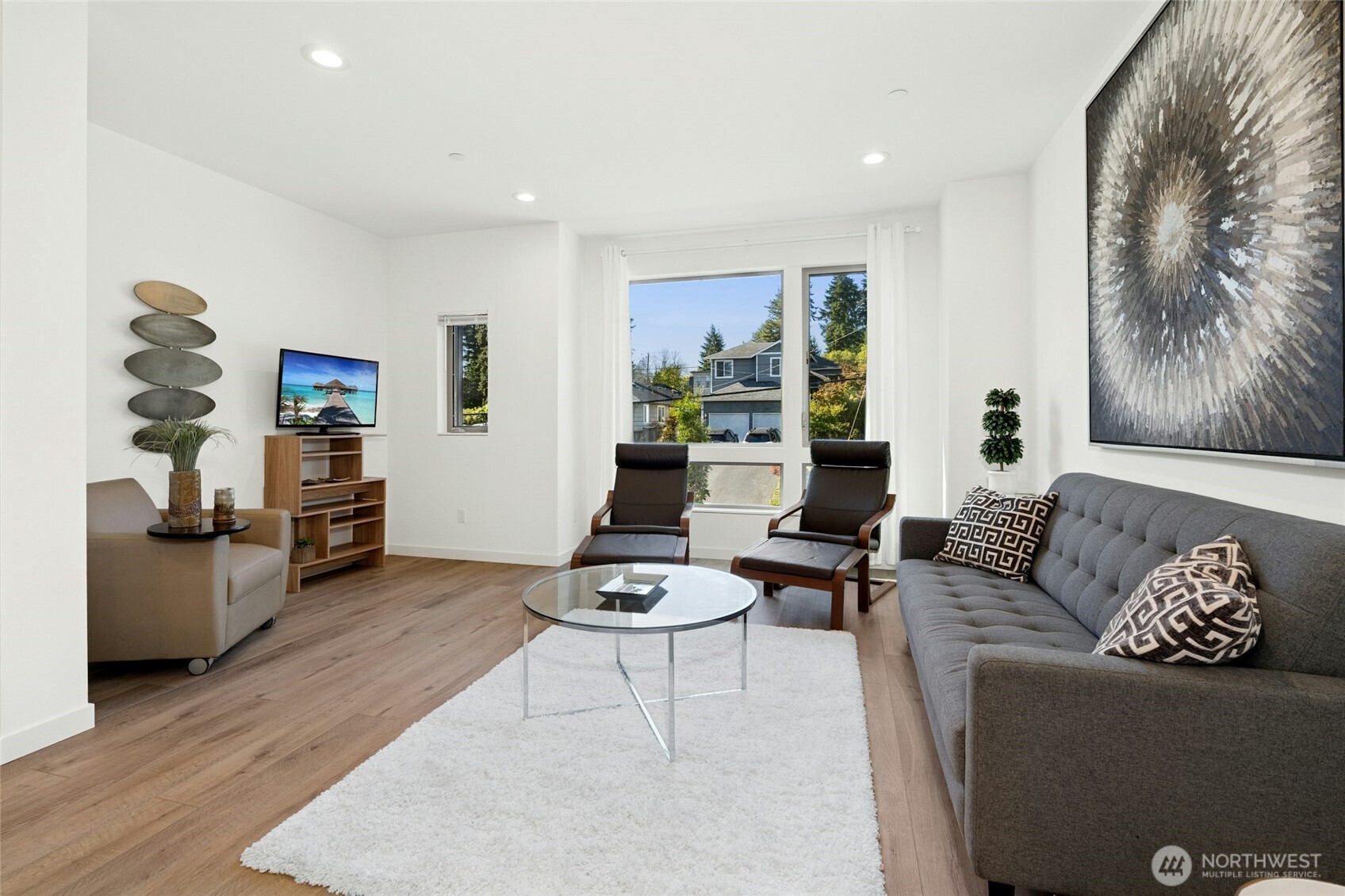 18512 Wallingford Avenue North Shoreline, WA 98133 - Photo 5 of 32 a living room with furniture and wooden floor