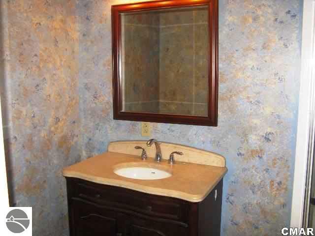 8652 South Lincoln Road Shepherd, MI 48883 - Photo 15 of 20 1771937-14.JPG