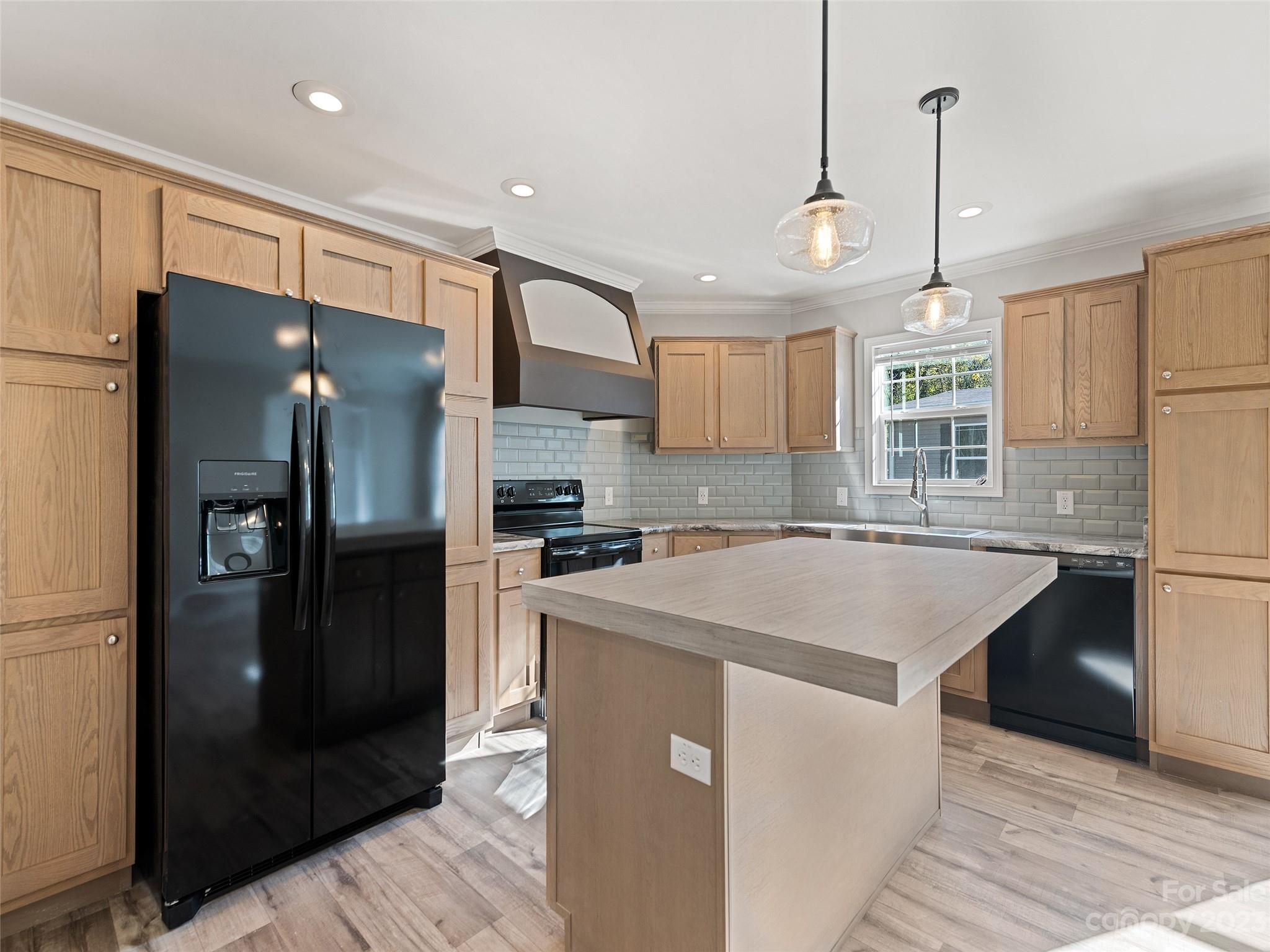 133 Brookside Street Clyde, NC 28721 - Photo 11 of 25 Gallery Image 11