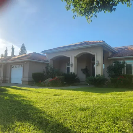 $684,900 | 3213 Hollow Avenue, Madera, CA 93637