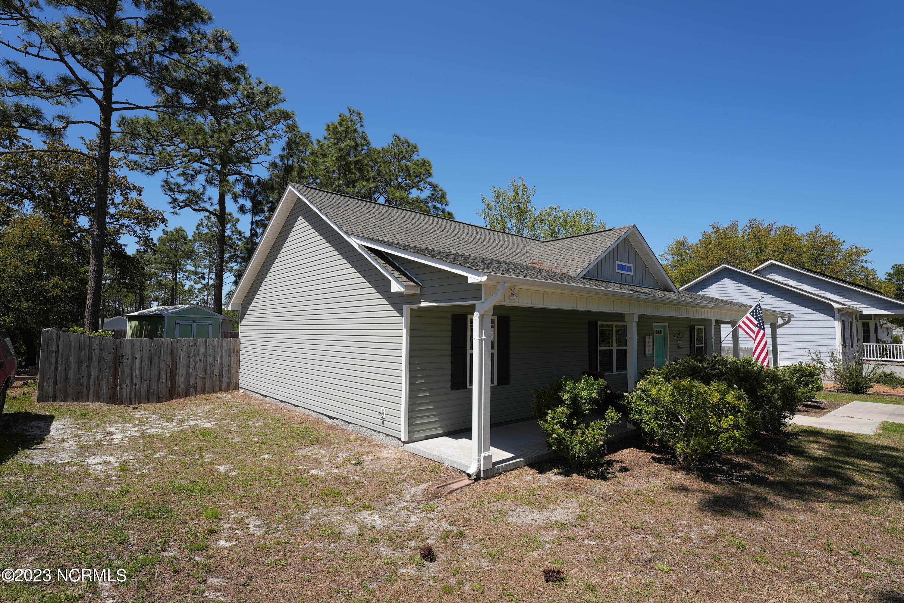 871 Cardinal Road Southport, NC 28461 - Photo 5 of 26 DSC00358