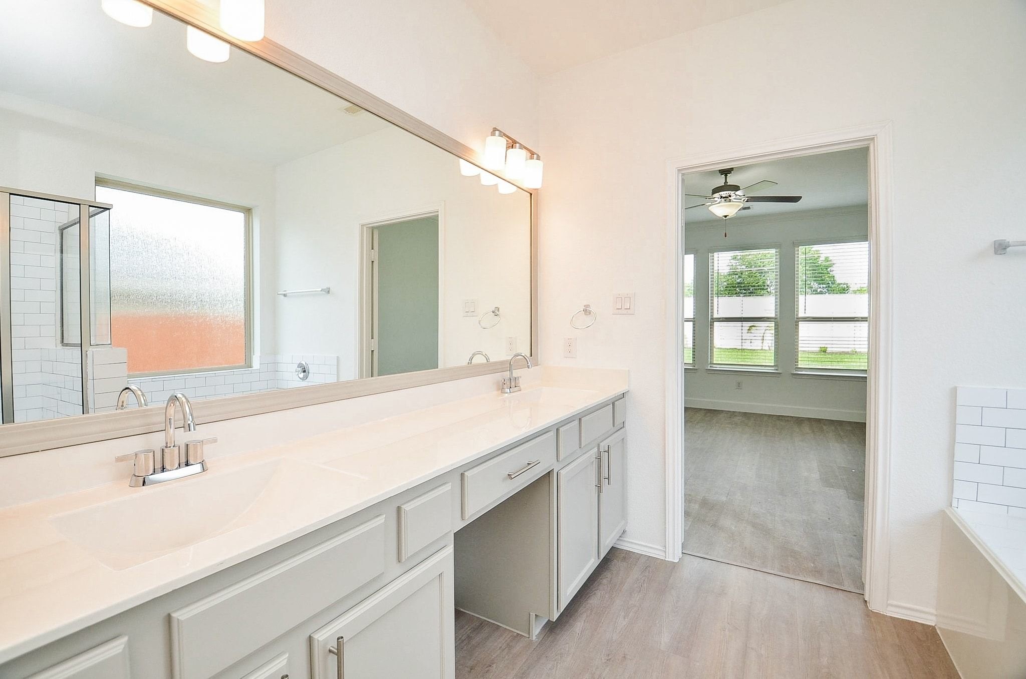 3820 Vista Grove Court Rosenberg, TX 77469 - Photo 26 of 36 Primary Bathroom