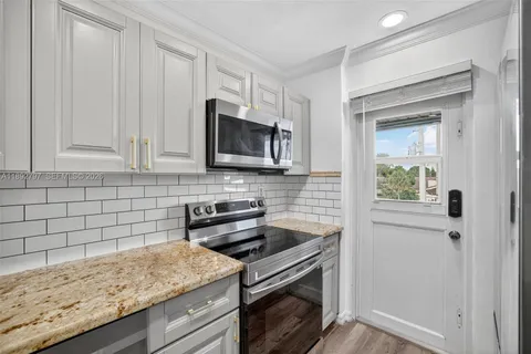 $249,000 | 900 Southwest 12th Street, Unit 305, Fort Lauderdale, FL 33315