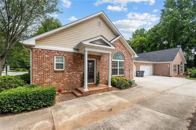 $299,000 | 3309 Raes Creek Road, Unit 13, Marietta, GA 30008