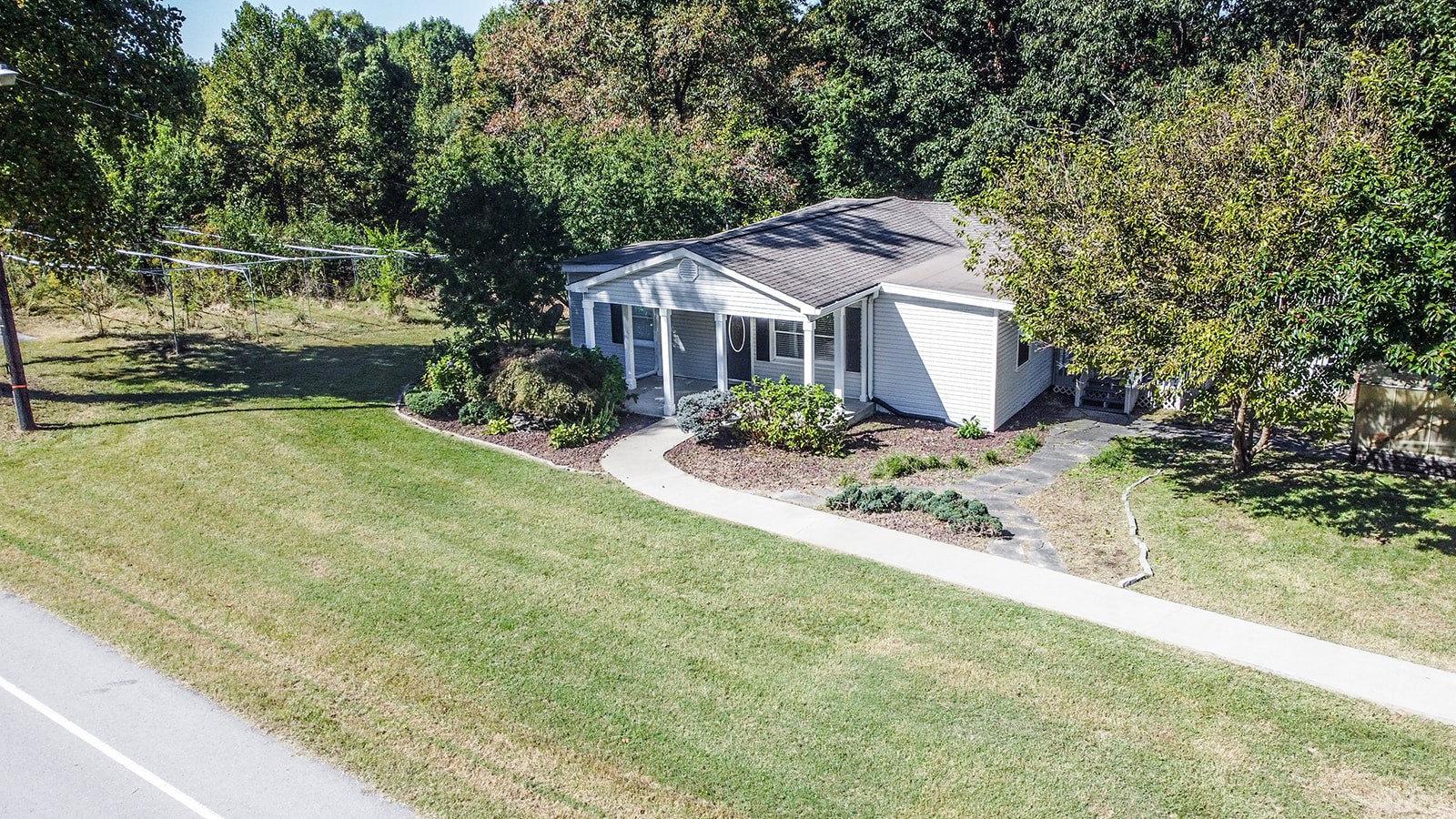 7845 Daugherty-Capley Road Bon Aqua, TN 37025 - Photo 9 of 36 Gallery Image 9