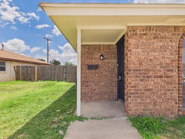 $1,250 | 1927 Howard Drive, Amarillo, TX 79106
