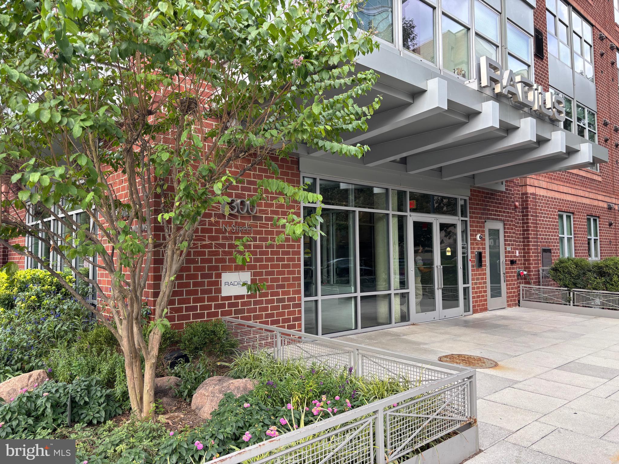 1300 N Street Northwest, Unit 21 Washington, DC 20005 - Photo 13 of 21 a house view with a garden space