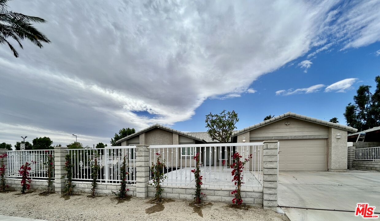 68325 Peladora Road Cathedral City, CA 92234 - Photo 5 of 30